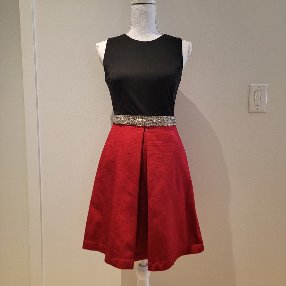 🖤 AIDAN MATTOX BLACK AND RED EMBELLISHED EVENING DRESS